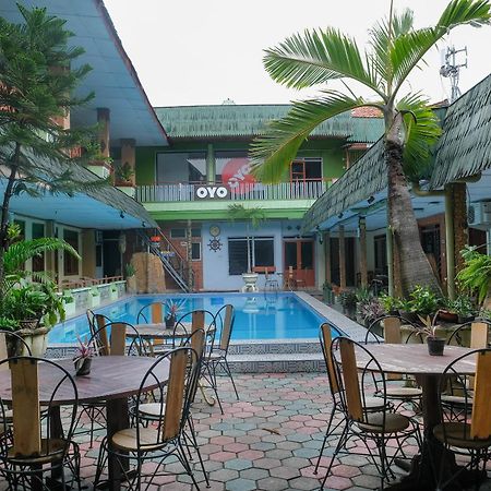 Oyo 585 Hotel Perwita Sari Yogyakarta Exterior foto