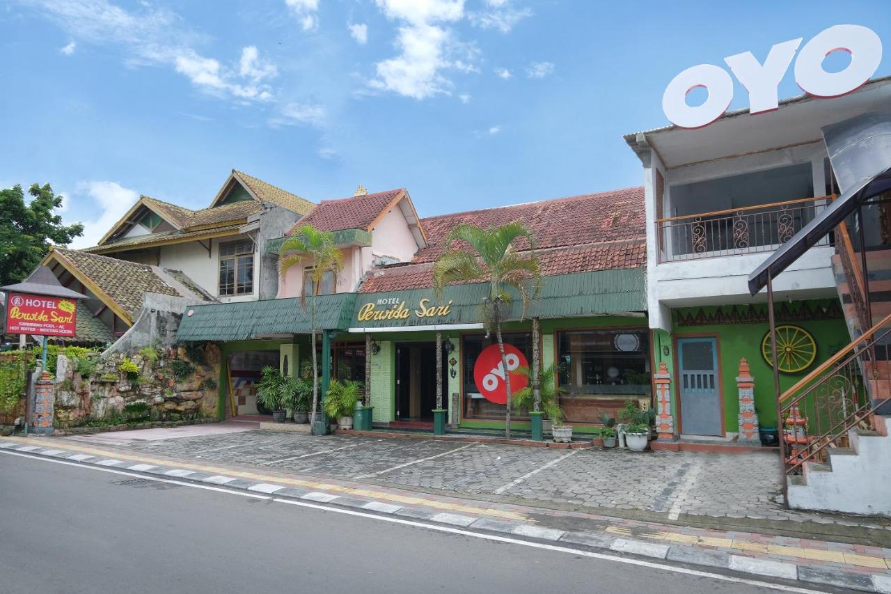 Oyo 585 Hotel Perwita Sari Yogyakarta Exterior foto