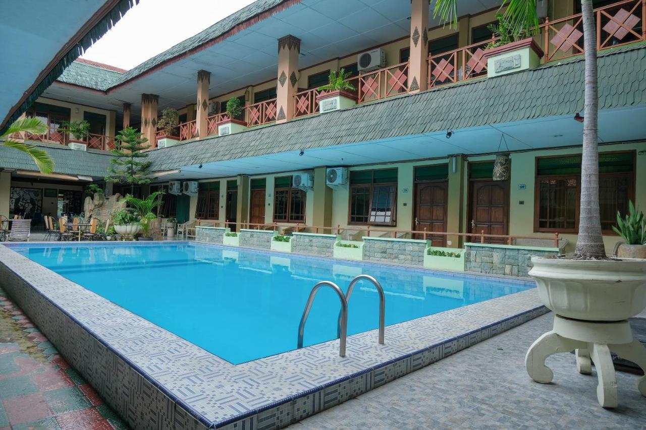 Oyo 585 Hotel Perwita Sari Yogyakarta Exterior foto