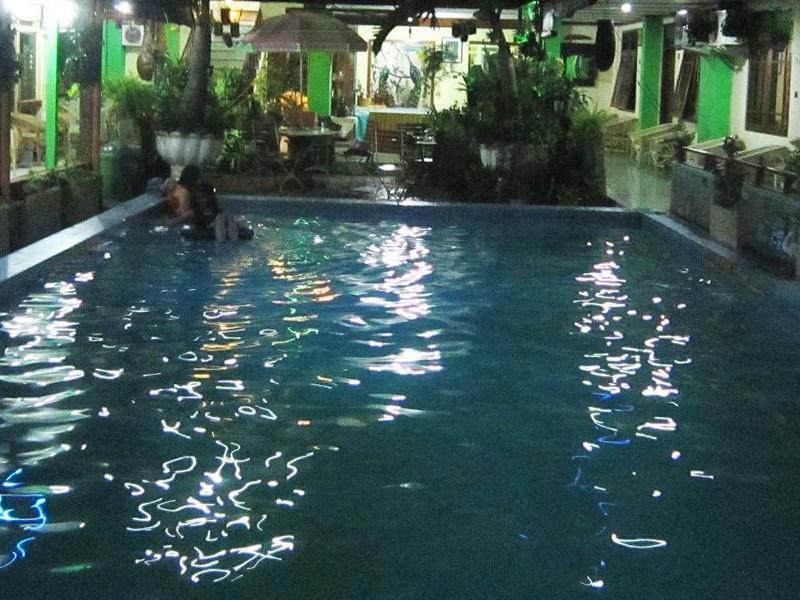 Oyo 585 Hotel Perwita Sari Yogyakarta Exterior foto