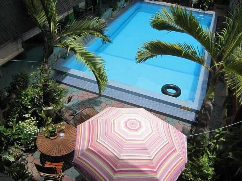 Oyo 585 Hotel Perwita Sari Yogyakarta Exterior foto