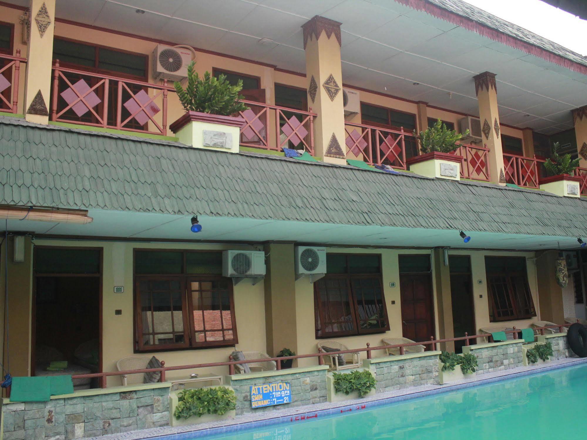 Oyo 585 Hotel Perwita Sari Yogyakarta Exterior foto