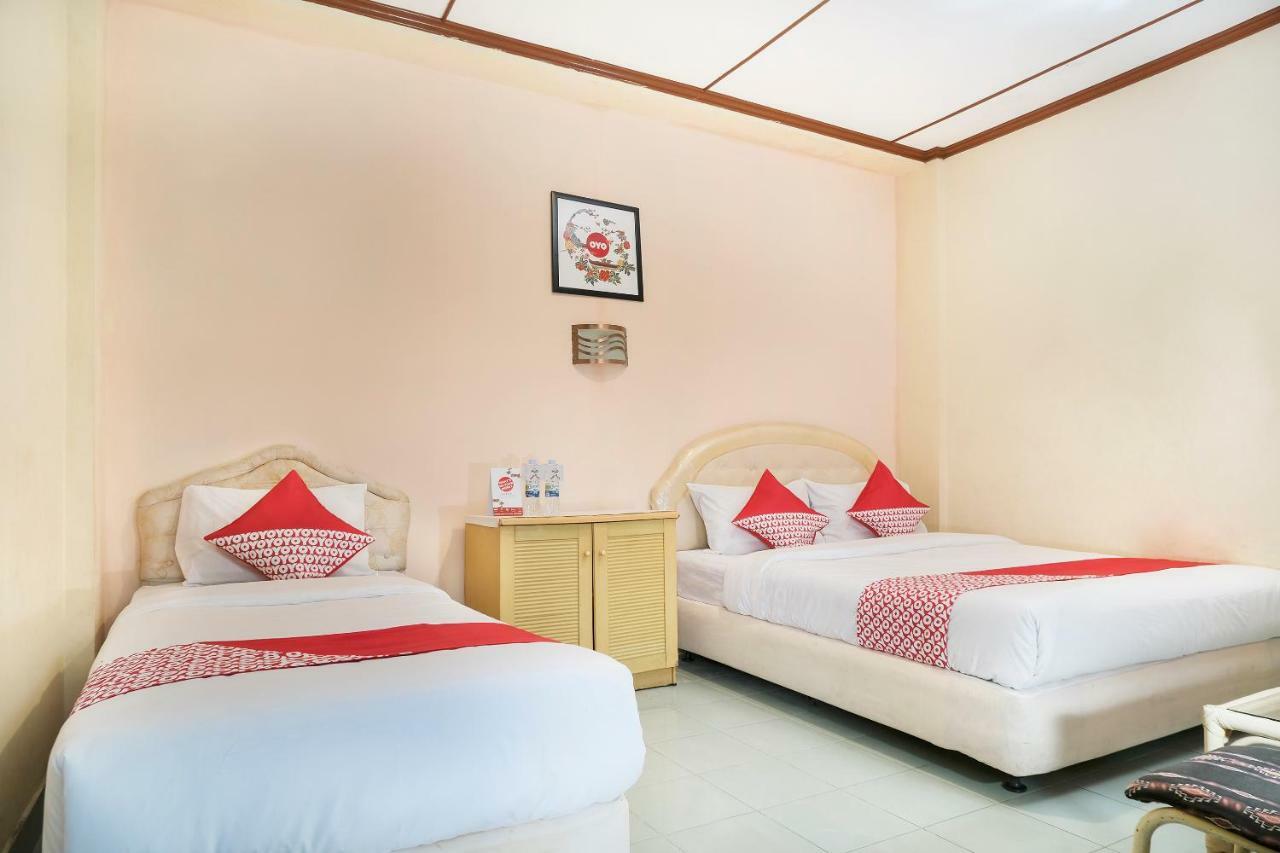 Oyo 585 Hotel Perwita Sari Yogyakarta Exterior foto