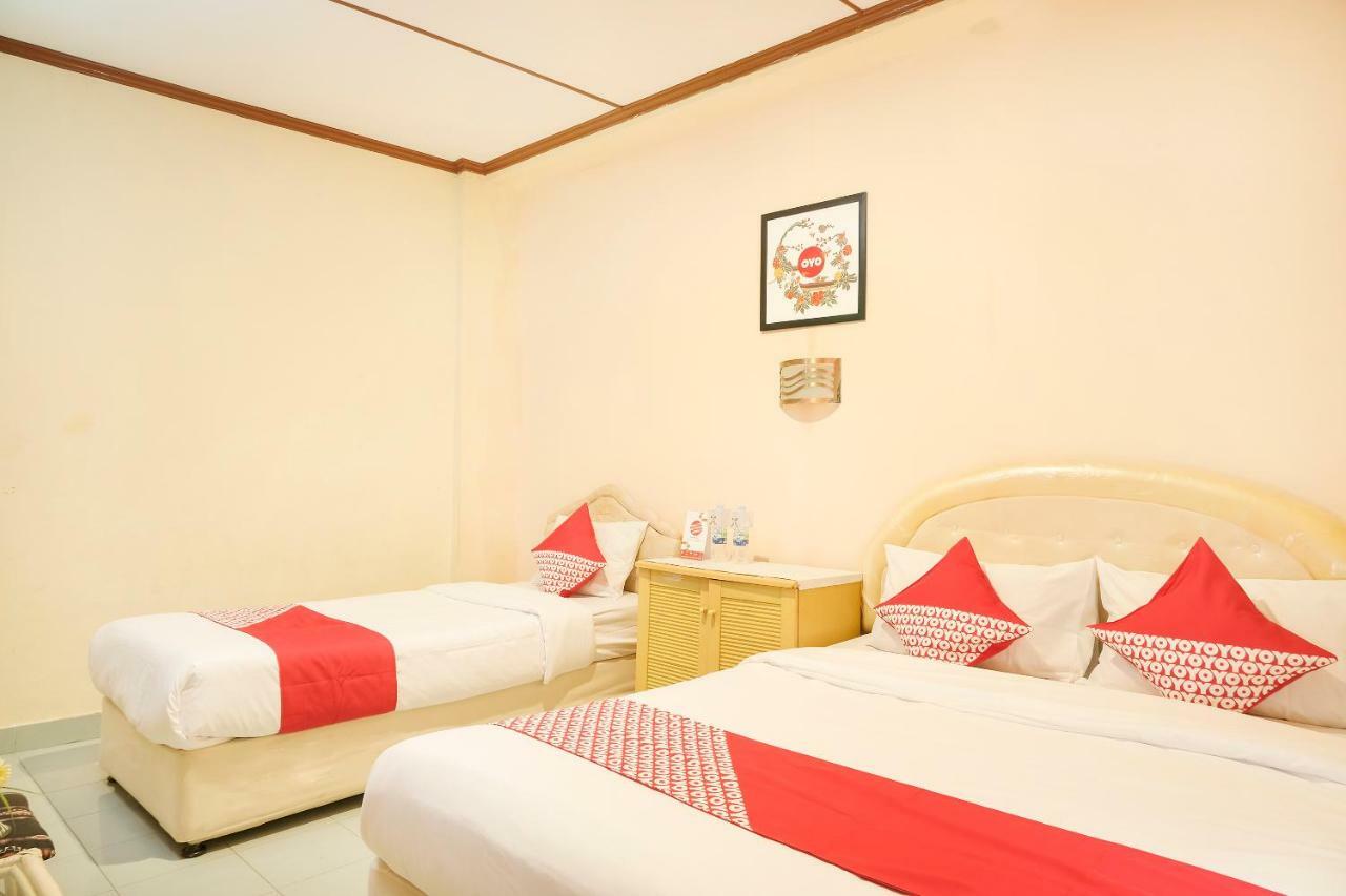Oyo 585 Hotel Perwita Sari Yogyakarta Exterior foto