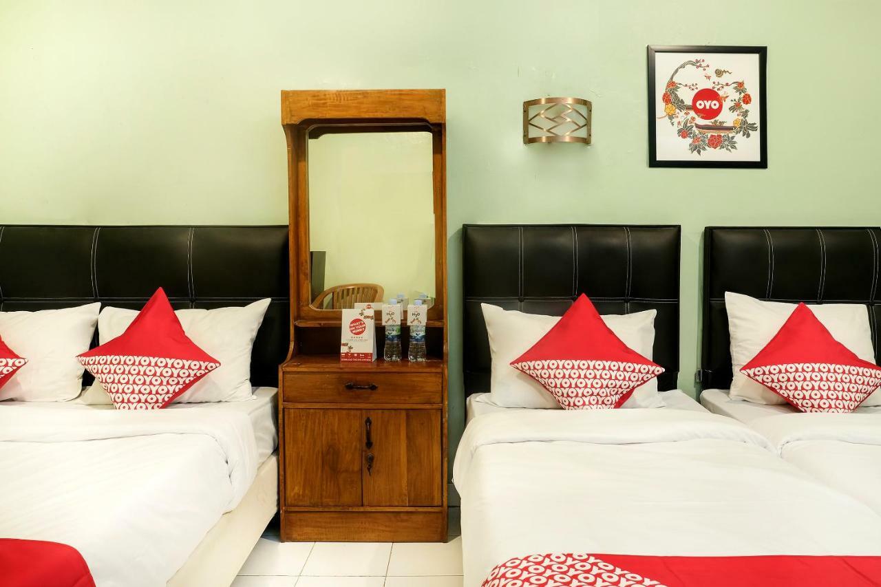 Oyo 585 Hotel Perwita Sari Yogyakarta Exterior foto