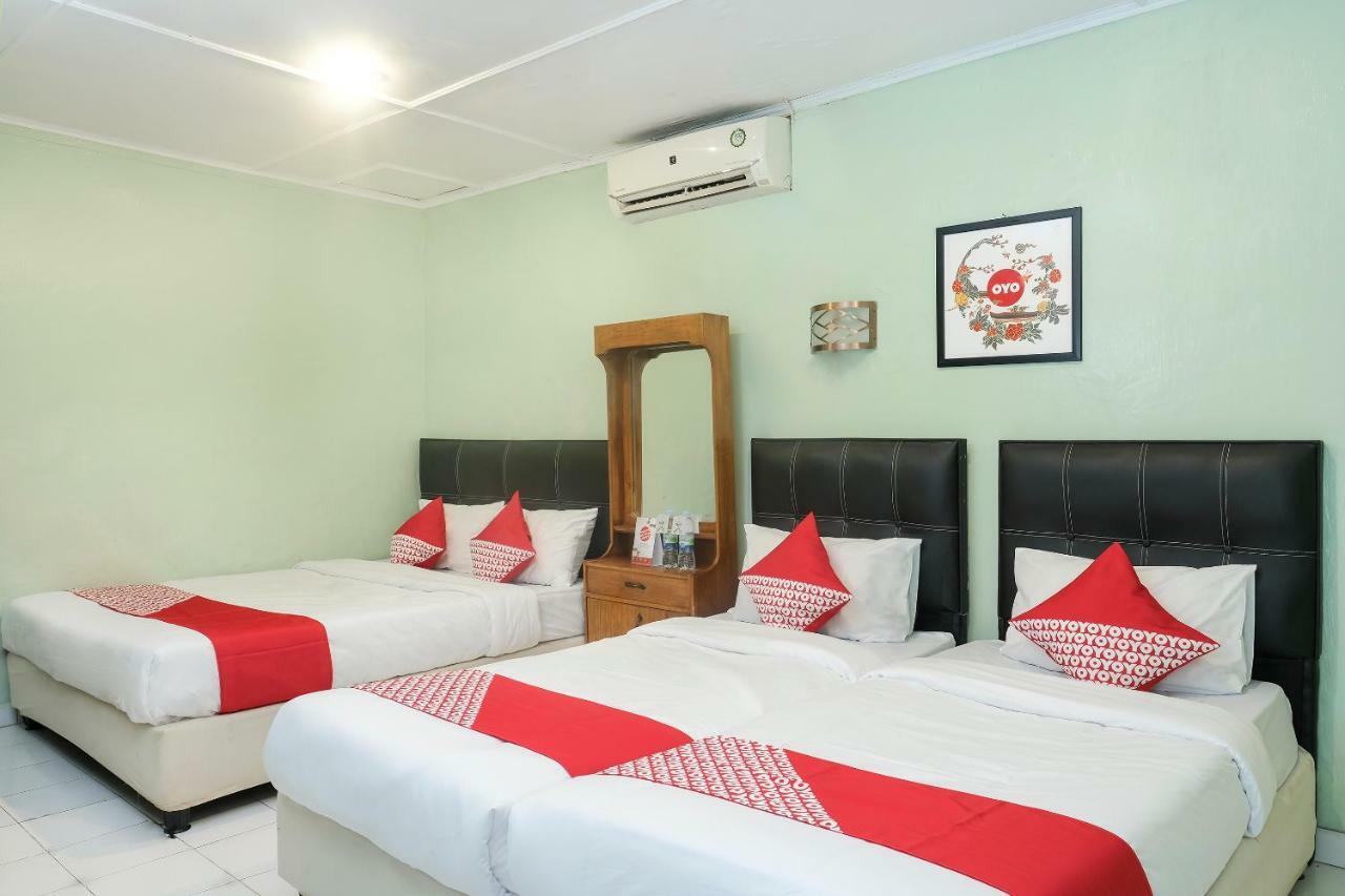 Oyo 585 Hotel Perwita Sari Yogyakarta Exterior foto