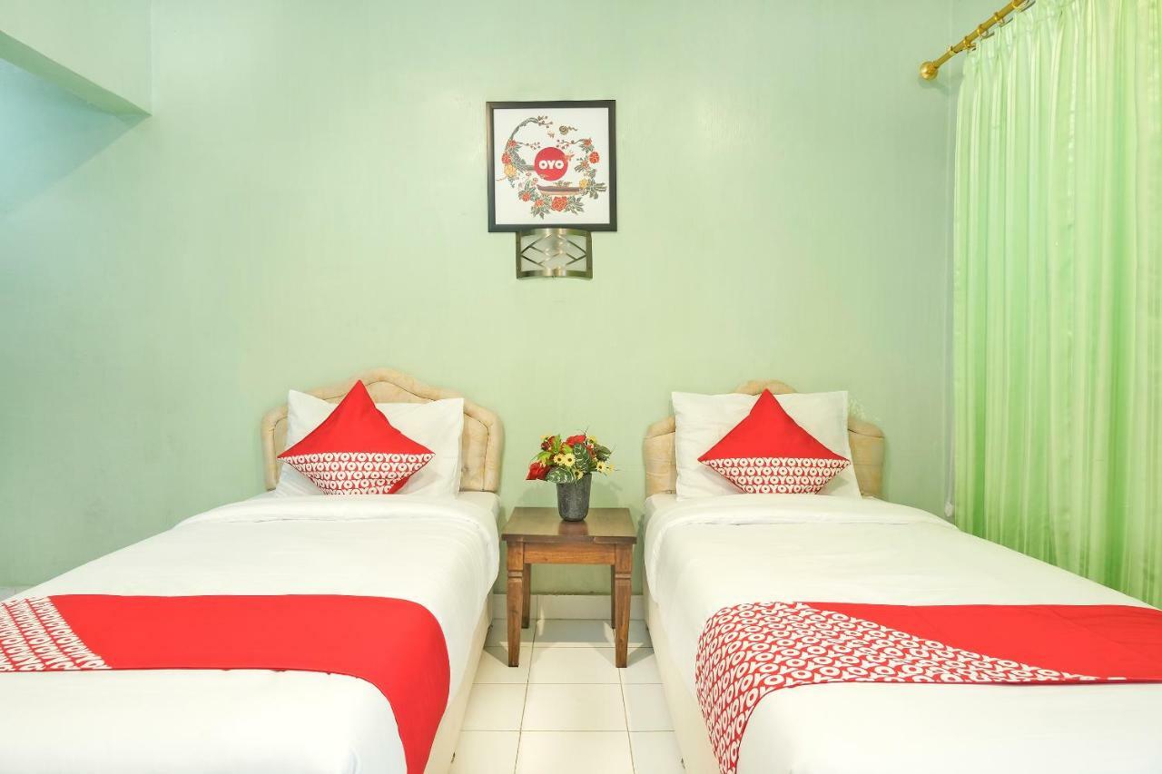 Oyo 585 Hotel Perwita Sari Yogyakarta Exterior foto