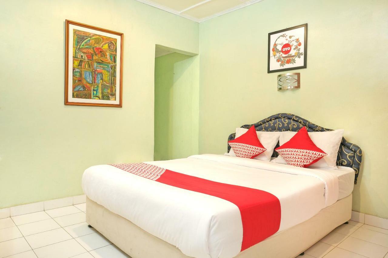 Oyo 585 Hotel Perwita Sari Yogyakarta Exterior foto