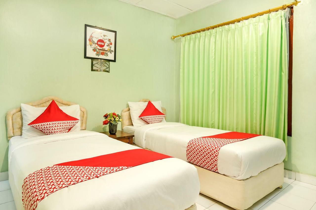 Oyo 585 Hotel Perwita Sari Yogyakarta Exterior foto