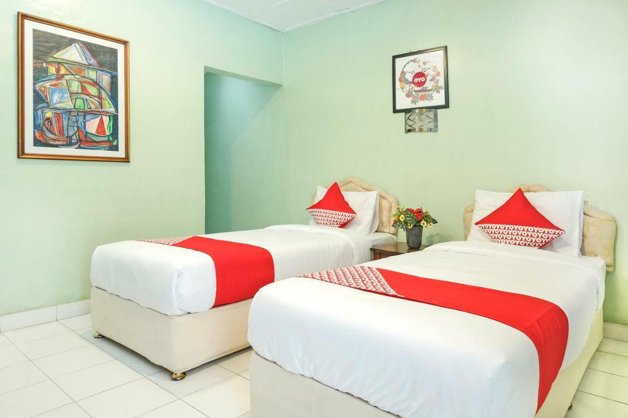 Oyo 585 Hotel Perwita Sari Yogyakarta Exterior foto