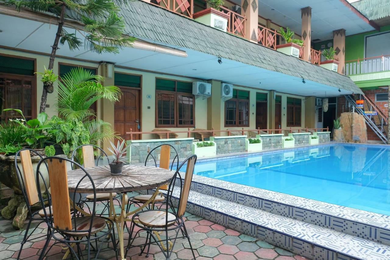 Oyo 585 Hotel Perwita Sari Yogyakarta Exterior foto